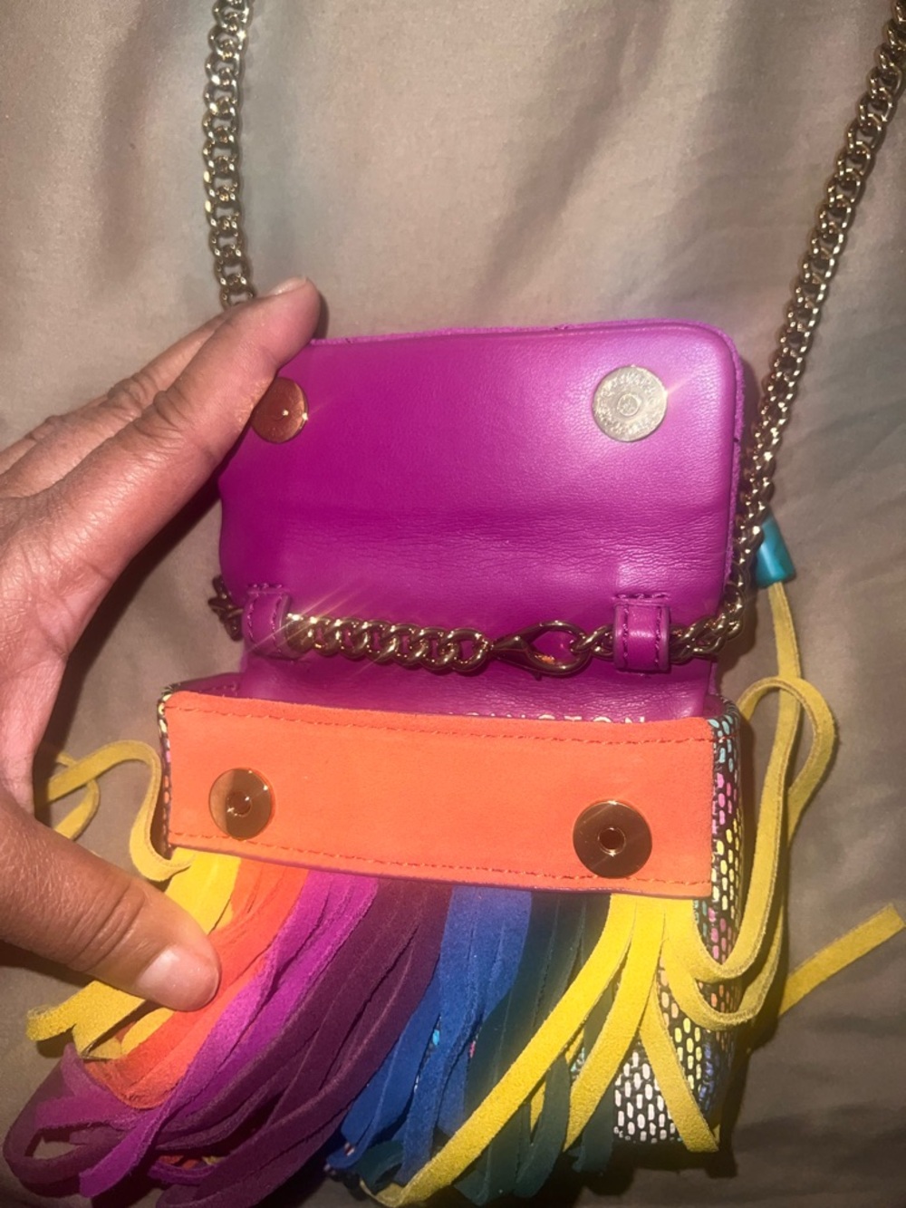 Kurt Geiger The Kensington Crossbody Bag in Bright Pink with Gold Hardware. - Picture 5 of 7